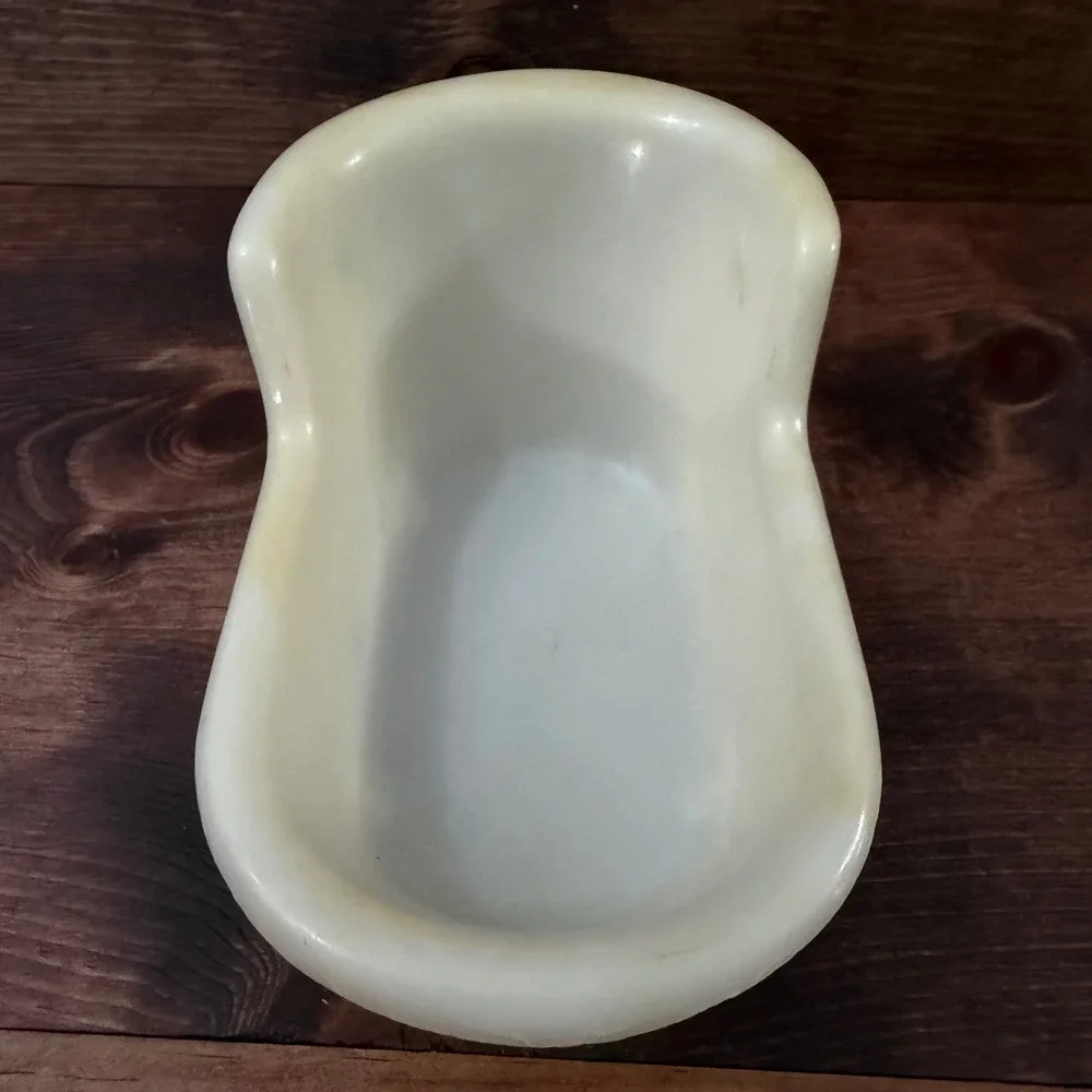 Vintage 1975 Aluminum Housewares Co Plastic Clawfoot Bathtub Soap Dish Cream